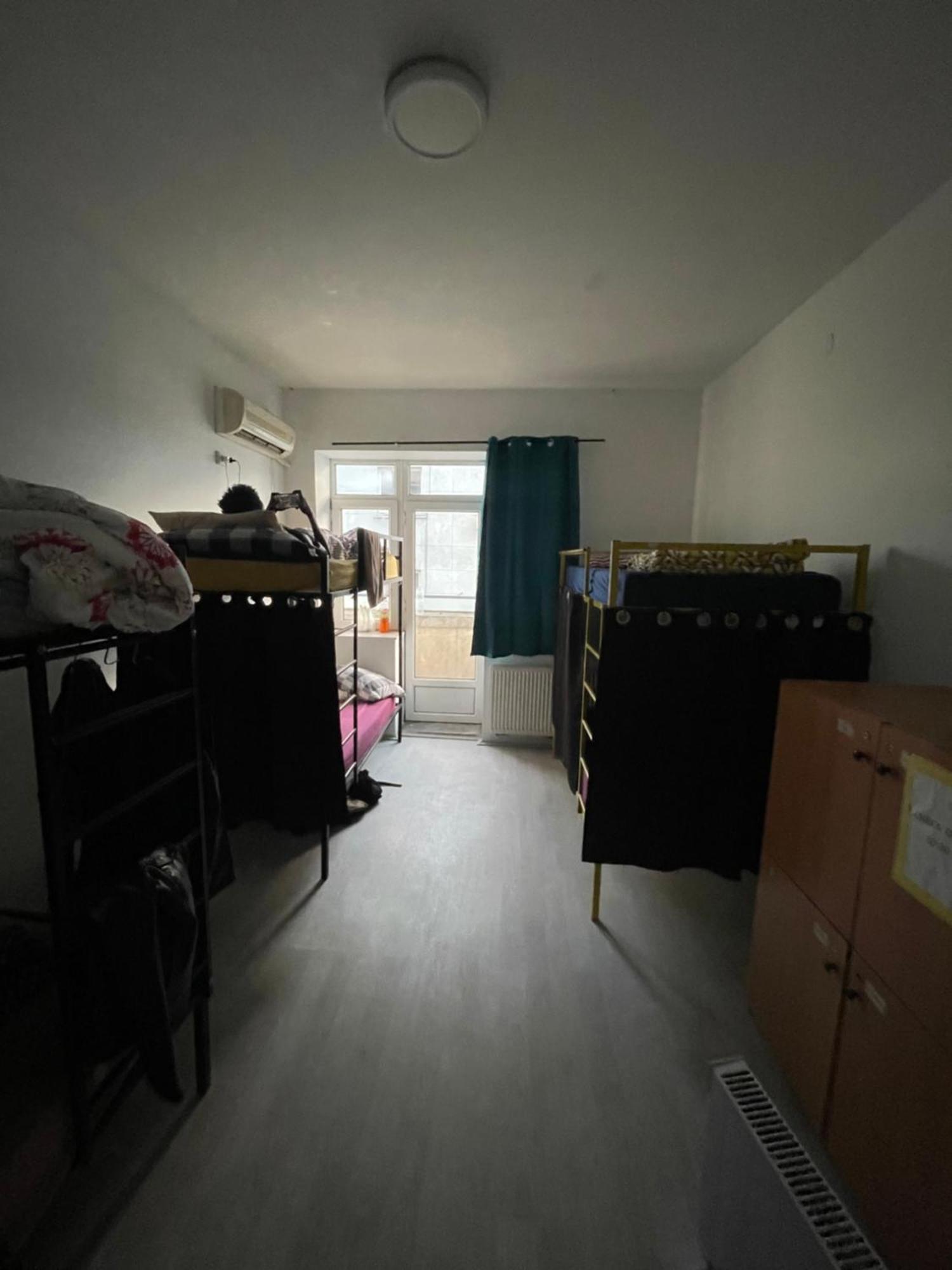 Newborn Center Hostel All Day Free Coffee Priştine Dış mekan fotoğraf